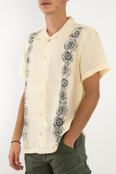 Ανδρικό εκρού λινό πουκάμισο με τύπωμα STK1037