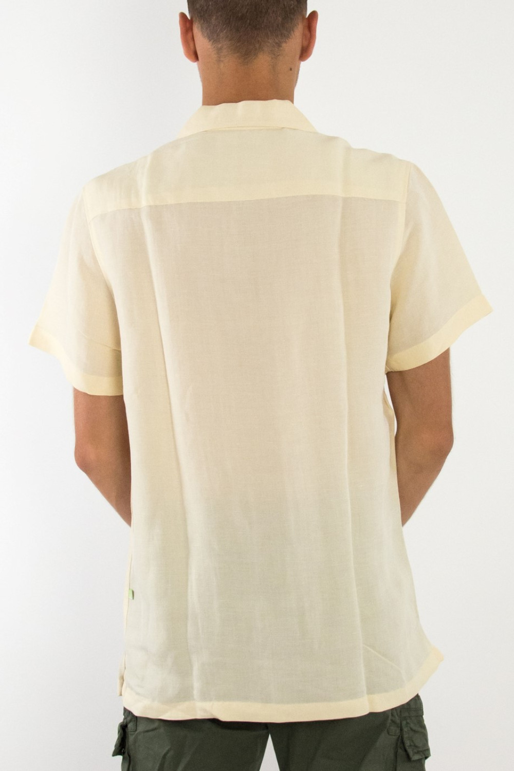 Ανδρικό εκρού λινό πουκάμισο με τύπωμα STK1037